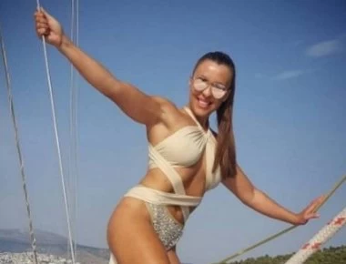 Χριστίνα Πάζιου: Μοιράζει «εγκεφαλικά» με το μικροσκοπικό μαγιό της (φωτο)